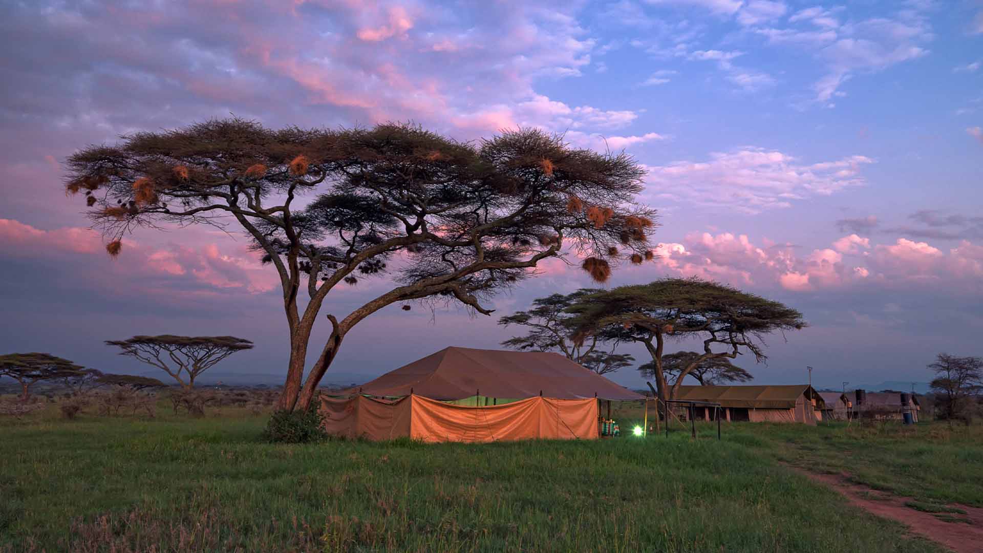 Serengeti_camps